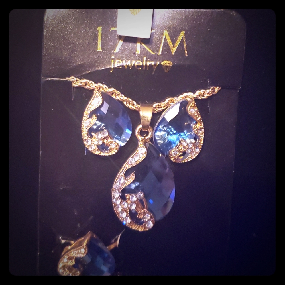 NWT Blue/Rhinestone Necklace/Earrings/Ring Set